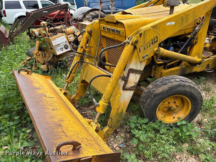 image for item FC2004 Ford 4500 backhoe