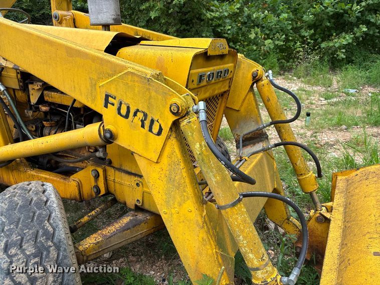 image for item FC2004 Ford 4500 backhoe