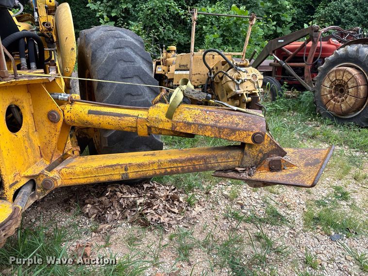 image for item FC2004 Ford 4500 backhoe
