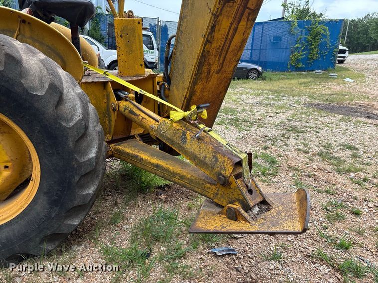 image for item FC2004 Ford 4500 backhoe