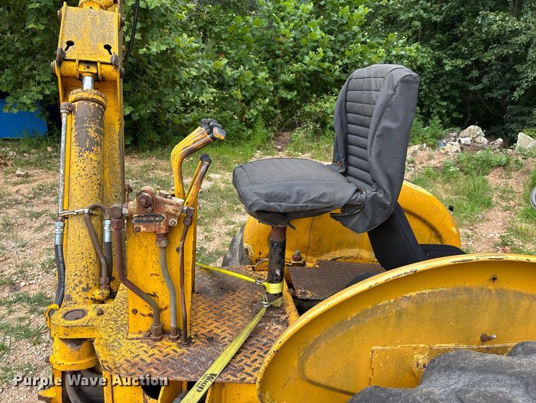 image for item FC2004 Ford 4500 backhoe
