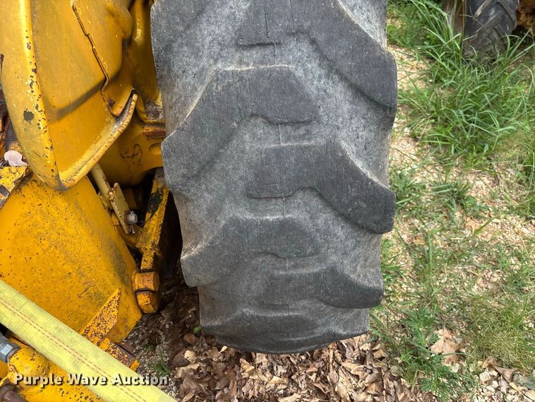 image for item FC2004 Ford 4500 backhoe
