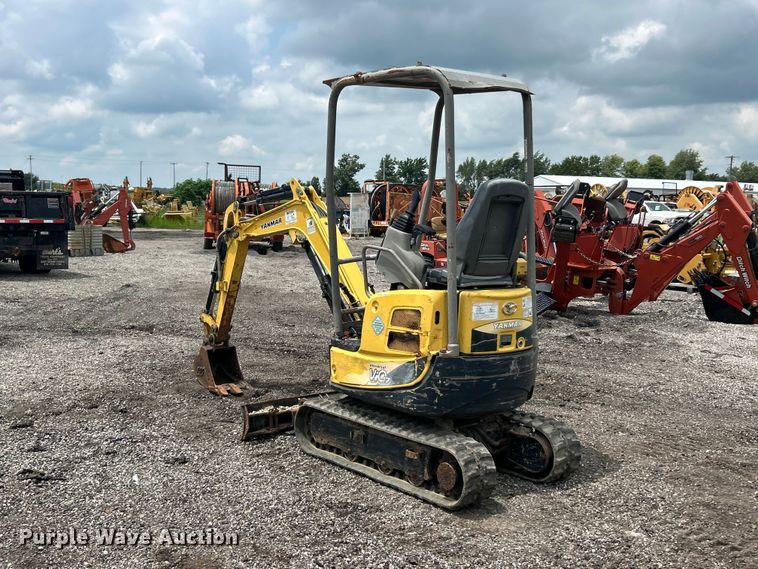 image for item FC2855 2012 Yanmar Vio17 Universal mini excavator