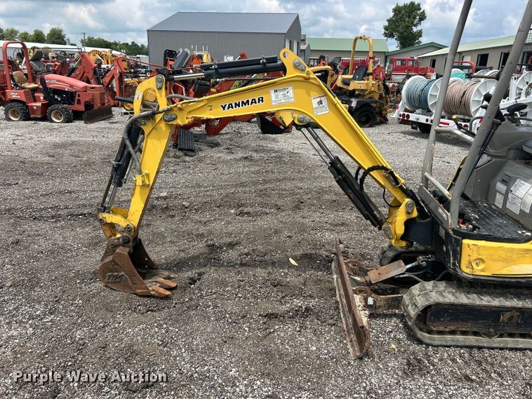 image for item FC2855 2012 Yanmar Vio17 Universal mini excavator