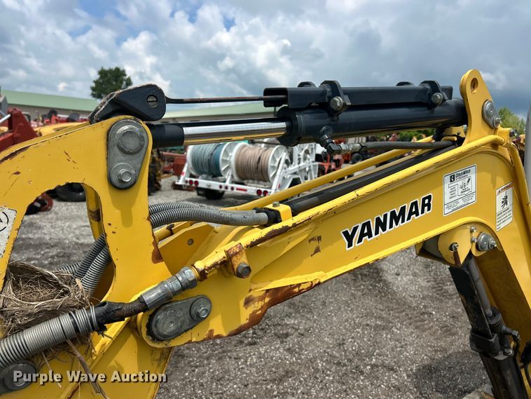 image for item FC2855 2012 Yanmar Vio17 Universal mini excavator