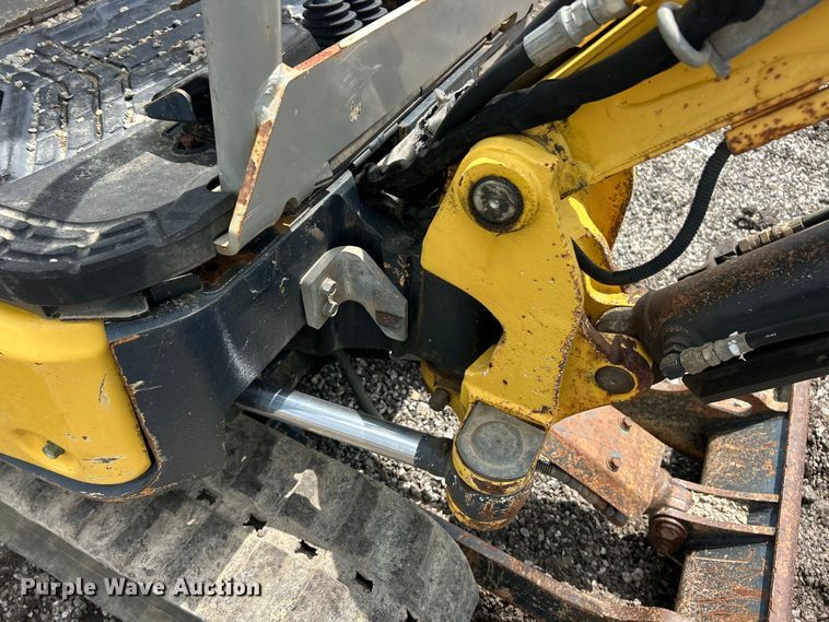 image for item FC2855 2012 Yanmar Vio17 Universal mini excavator