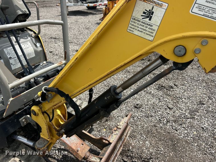 image for item FC2855 2012 Yanmar Vio17 Universal mini excavator