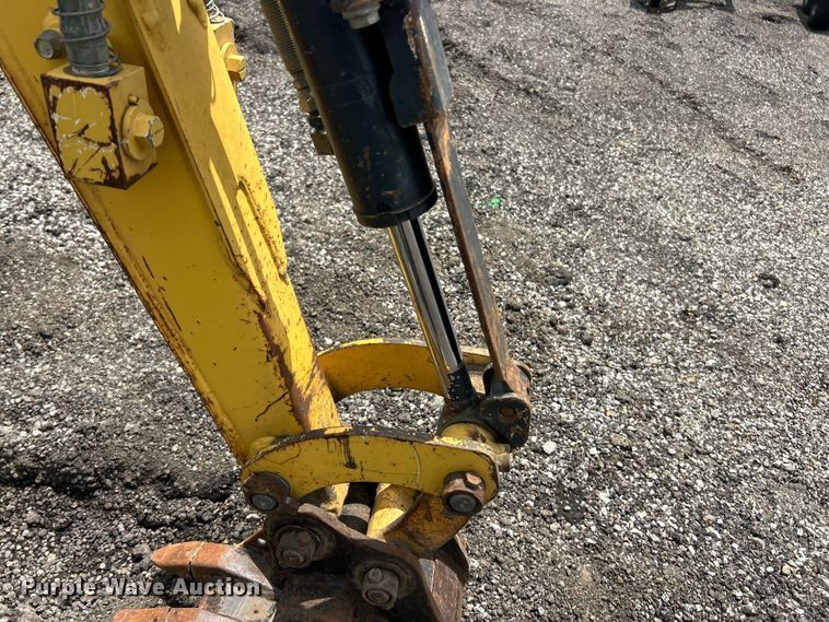 image for item FC2855 2012 Yanmar Vio17 Universal mini excavator