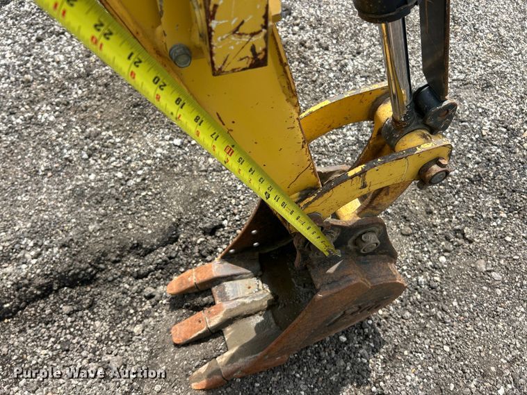 image for item FC2855 2012 Yanmar Vio17 Universal mini excavator