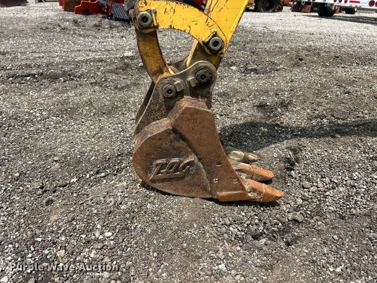 image for item FC2855 2012 Yanmar Vio17 Universal mini excavator