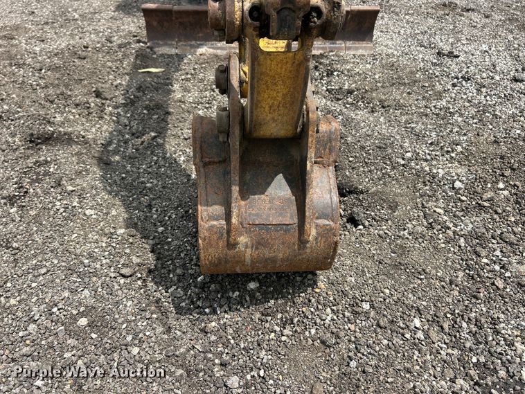 image for item FC2855 2012 Yanmar Vio17 Universal mini excavator