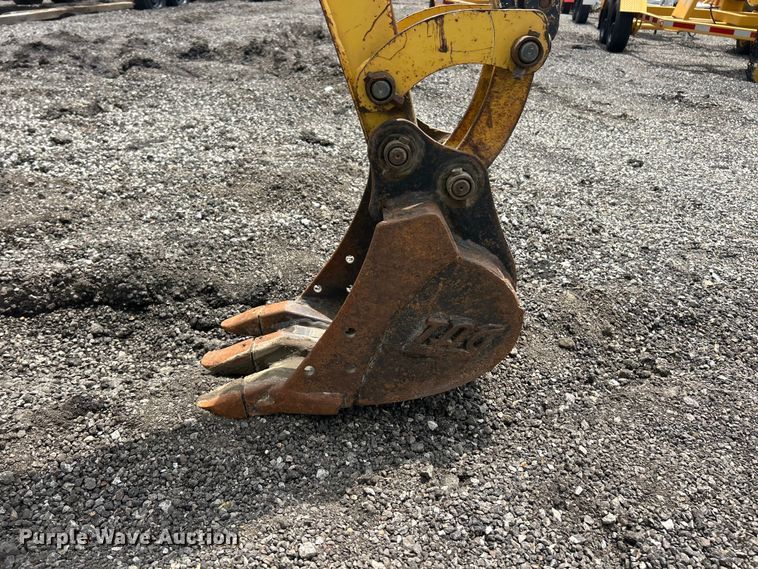 image for item FC2855 2012 Yanmar Vio17 Universal mini excavator