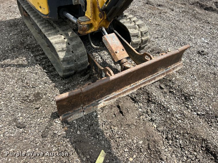 image for item FC2855 2012 Yanmar Vio17 Universal mini excavator