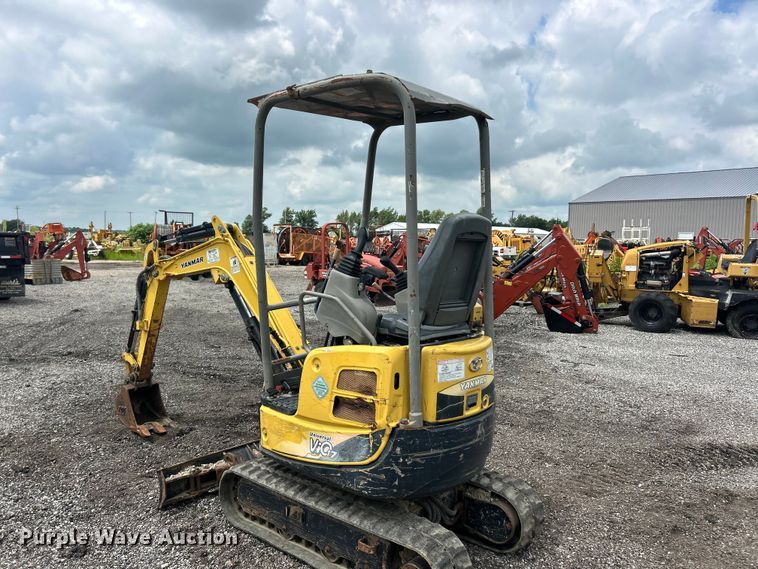 image for item FC2855 2012 Yanmar Vio17 Universal mini excavator