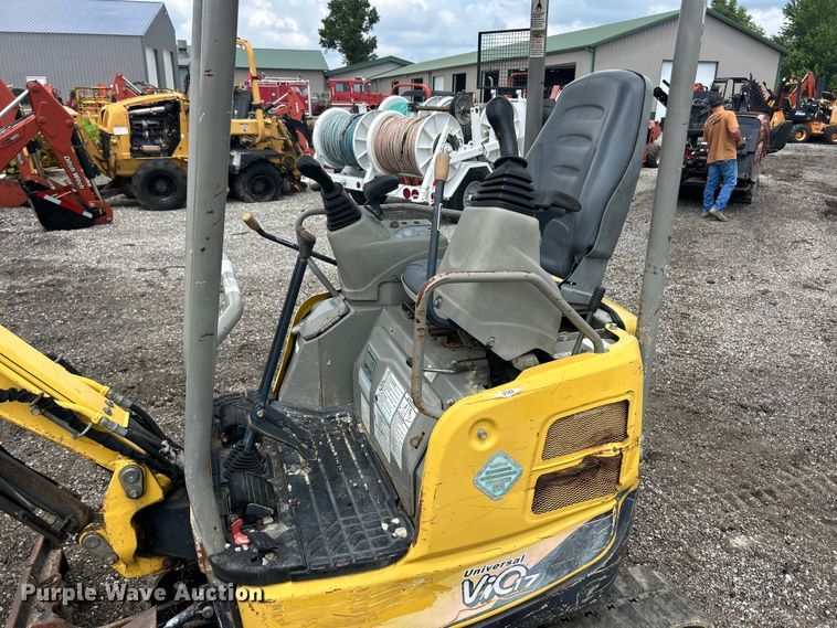 image for item FC2855 2012 Yanmar Vio17 Universal mini excavator