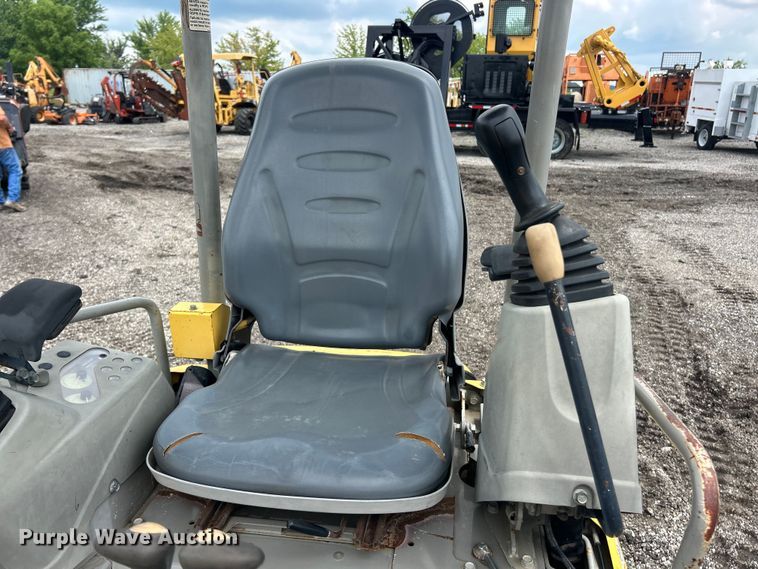 image for item FC2855 2012 Yanmar Vio17 Universal mini excavator