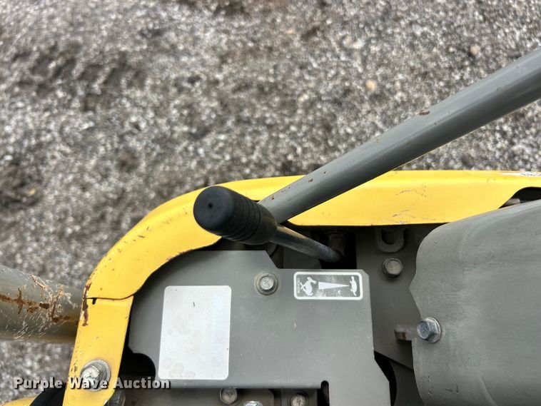 image for item FC2855 2012 Yanmar Vio17 Universal mini excavator