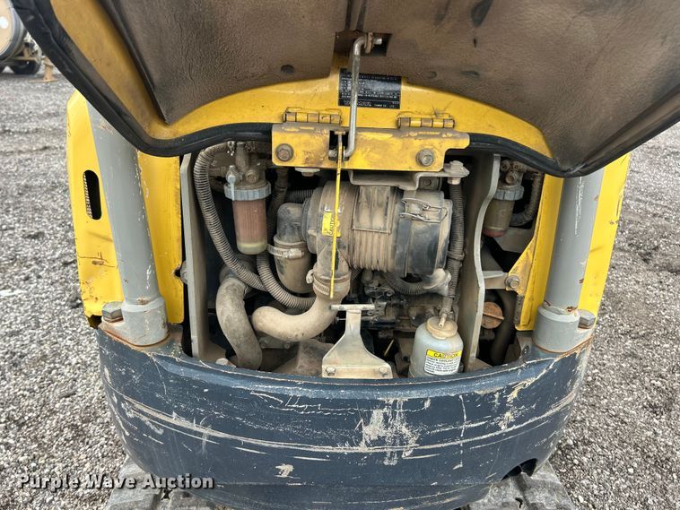image for item FC2855 2012 Yanmar Vio17 Universal mini excavator