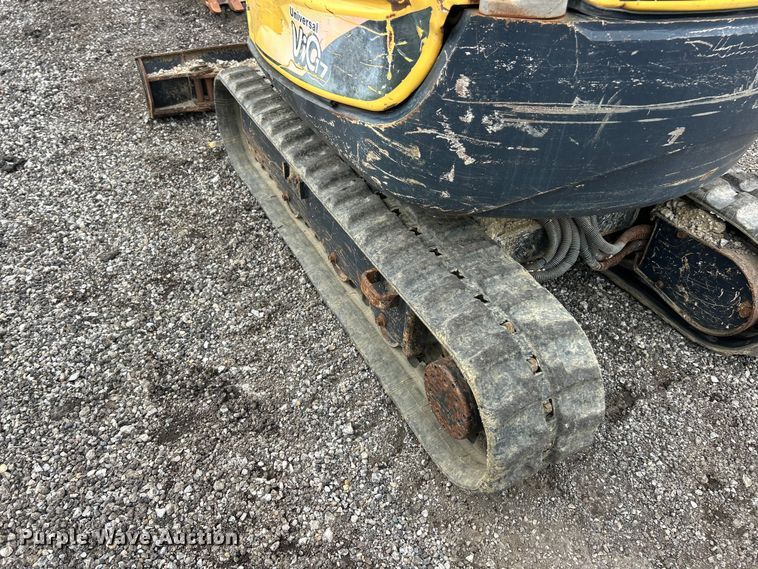 image for item FC2855 2012 Yanmar Vio17 Universal mini excavator