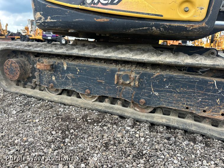 image for item FC2855 2012 Yanmar Vio17 Universal mini excavator