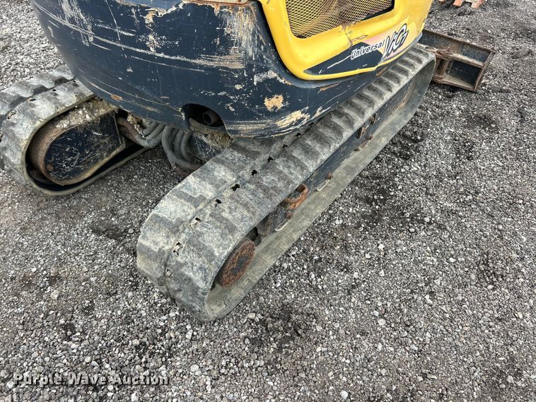 image for item FC2855 2012 Yanmar Vio17 Universal mini excavator