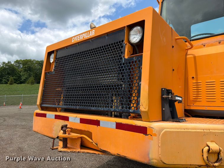 image for item FC3258 1991 Caterpillar 615C elevating scraper