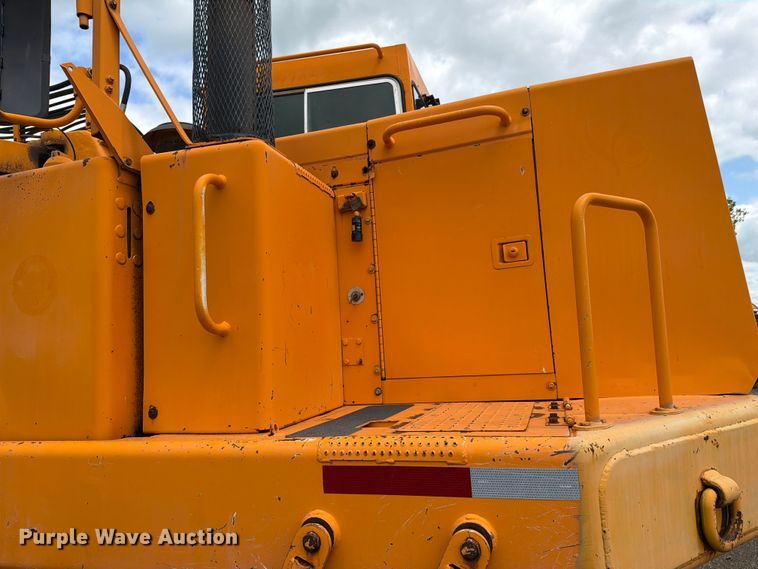 image for item FC3258 1991 Caterpillar 615C elevating scraper