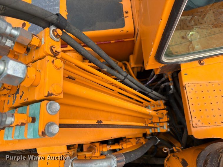 image for item FC3258 1991 Caterpillar 615C elevating scraper