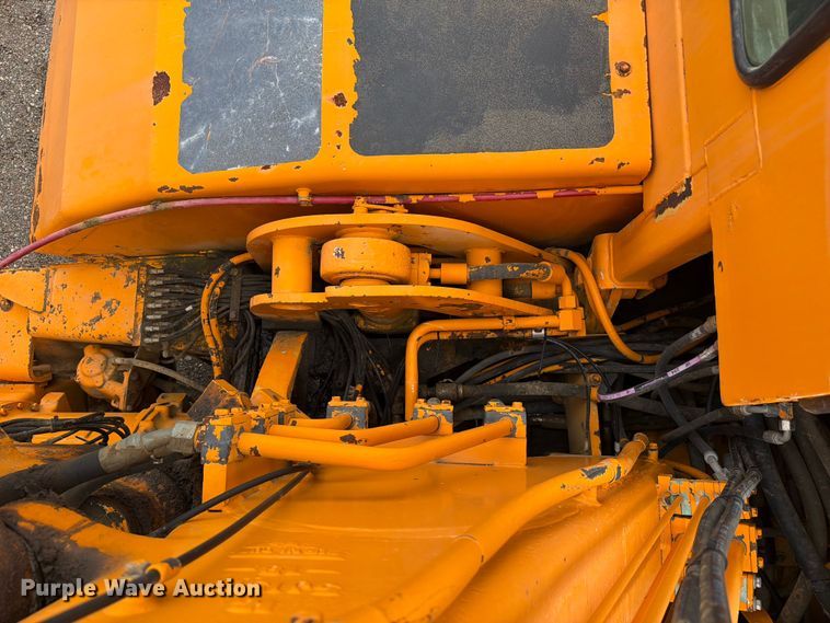 image for item FC3258 1991 Caterpillar 615C elevating scraper