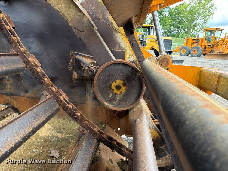 image for item FC3258 1991 Caterpillar 615C elevating scraper