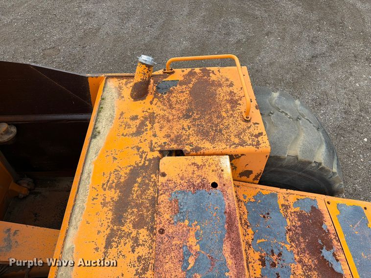 image for item FC3258 1991 Caterpillar 615C elevating scraper