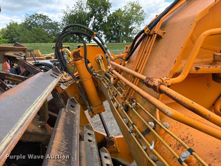 image for item FC3258 1991 Caterpillar 615C elevating scraper