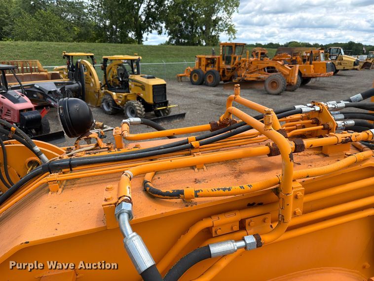 image for item FC3258 1991 Caterpillar 615C elevating scraper