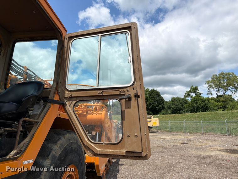 image for item FC3258 1991 Caterpillar 615C elevating scraper