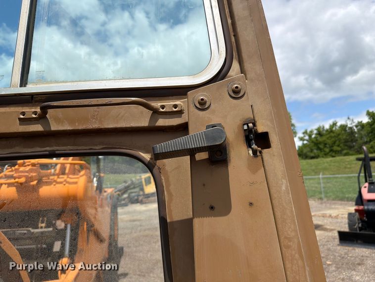 image for item FC3258 1991 Caterpillar 615C elevating scraper