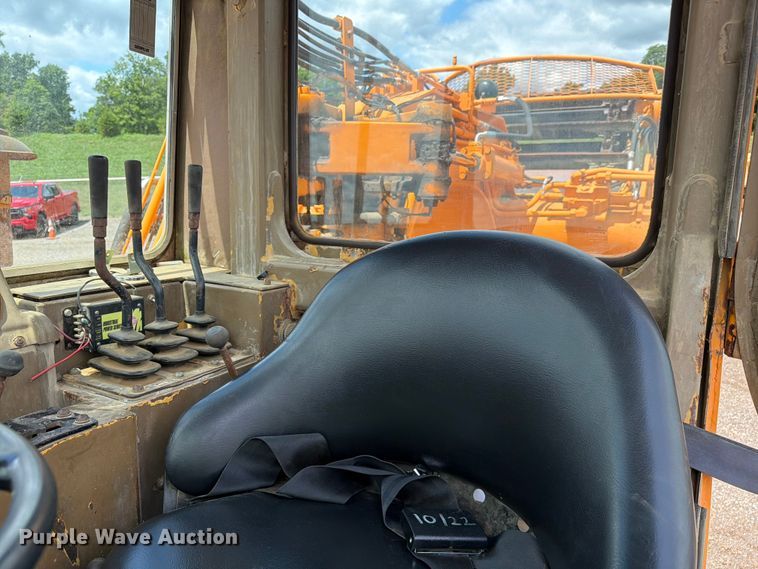 image for item FC3258 1991 Caterpillar 615C elevating scraper
