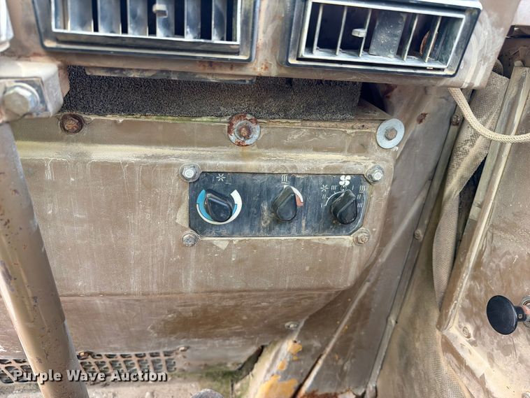 image for item FC3258 1991 Caterpillar 615C elevating scraper