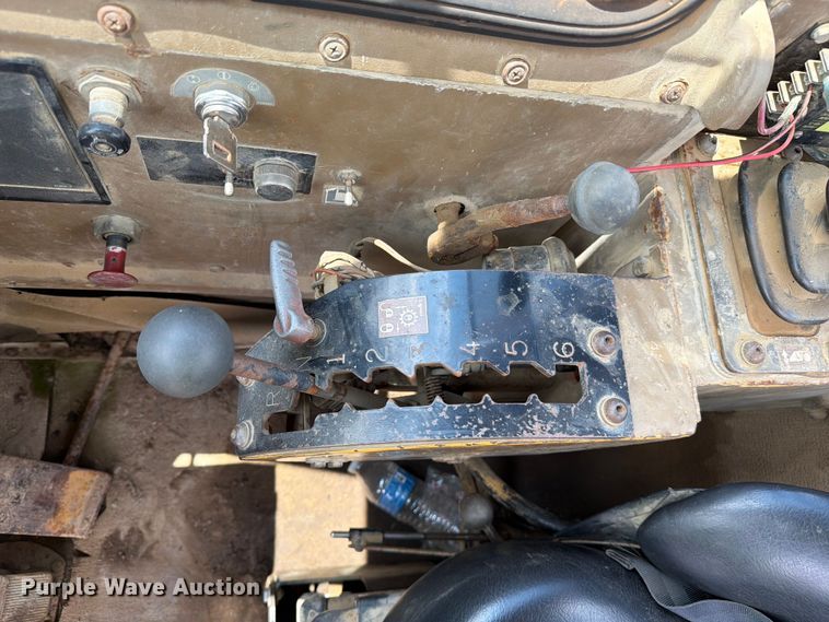 image for item FC3258 1991 Caterpillar 615C elevating scraper
