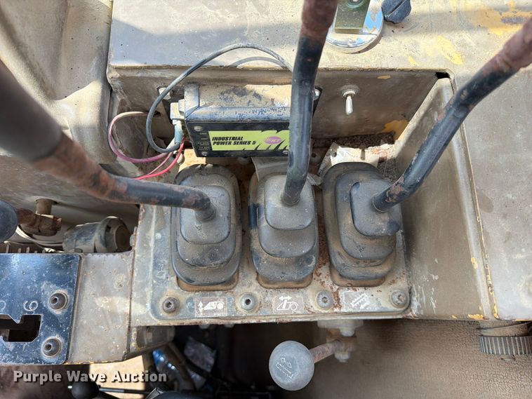 image for item FC3258 1991 Caterpillar 615C elevating scraper