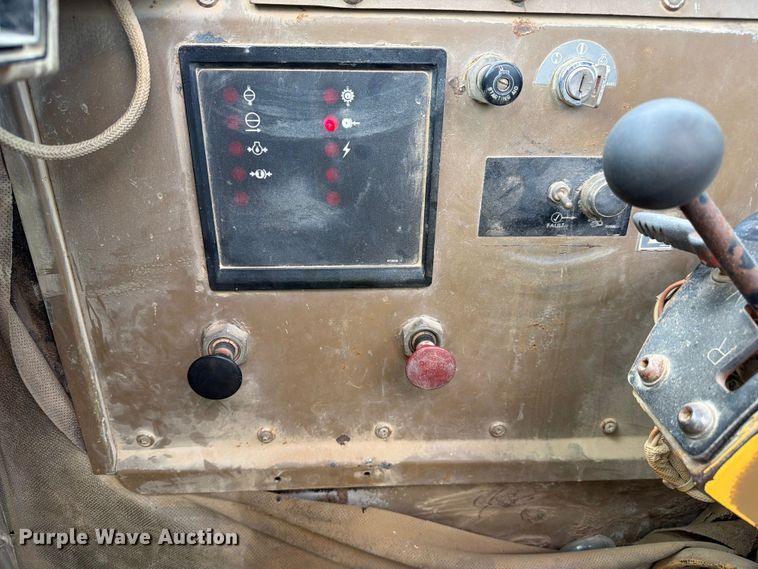 image for item FC3258 1991 Caterpillar 615C elevating scraper