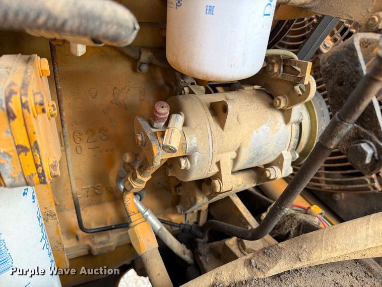 image for item FC3258 1991 Caterpillar 615C elevating scraper