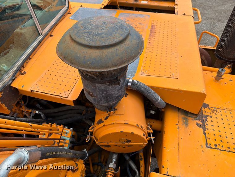 image for item FC3258 1991 Caterpillar 615C elevating scraper