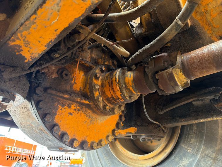 image for item FC3258 1991 Caterpillar 615C elevating scraper