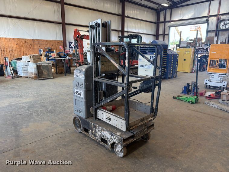 image for item FC3279 2010 JLG 20MVL vertical lift