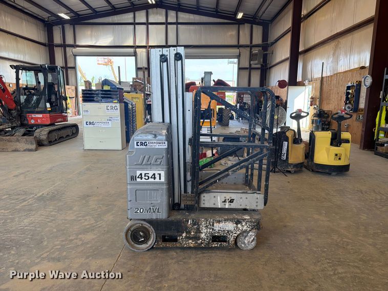 image for item FC3279 2010 JLG 20MVL vertical lift