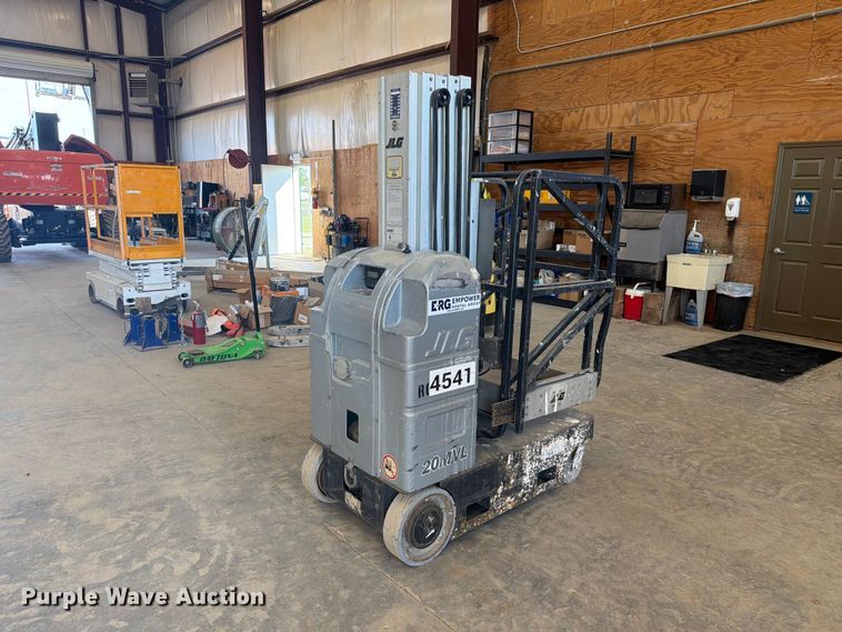 image for item FC3279 2010 JLG 20MVL vertical lift