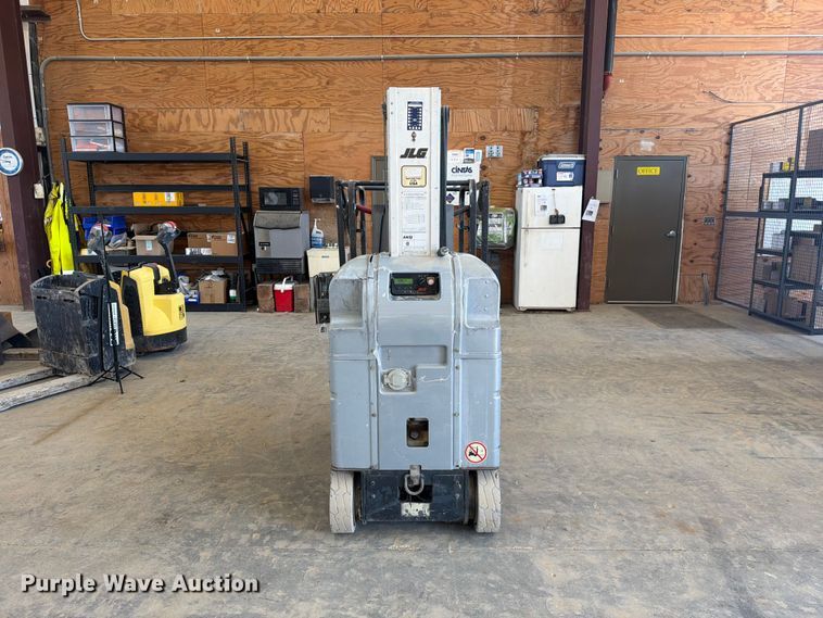 image for item FC3279 2010 JLG 20MVL vertical lift