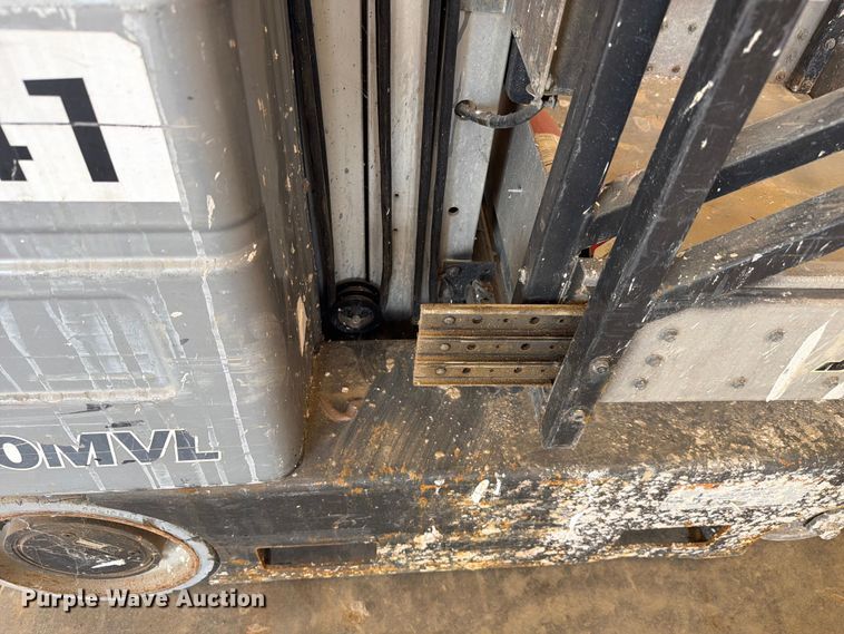 image for item FC3279 2010 JLG 20MVL vertical lift