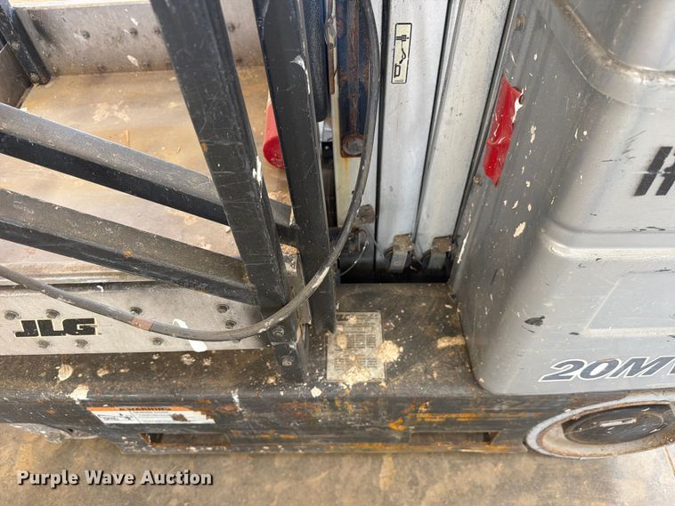image for item FC3279 2010 JLG 20MVL vertical lift