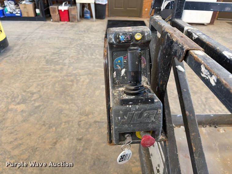 image for item FC3279 2010 JLG 20MVL vertical lift